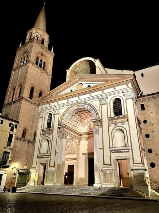 Apartment Under The Basilica Of Sant'Andrea Mantova Eksteriør bilde