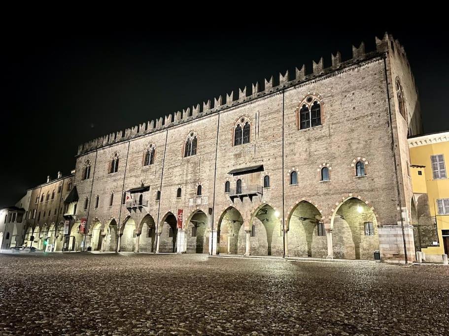 Apartment Under The Basilica Of Sant'Andrea Mantova Eksteriør bilde