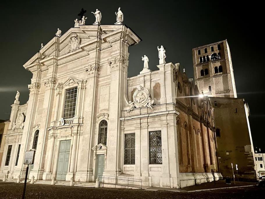 Apartment Under The Basilica Of Sant'Andrea Mantova Eksteriør bilde