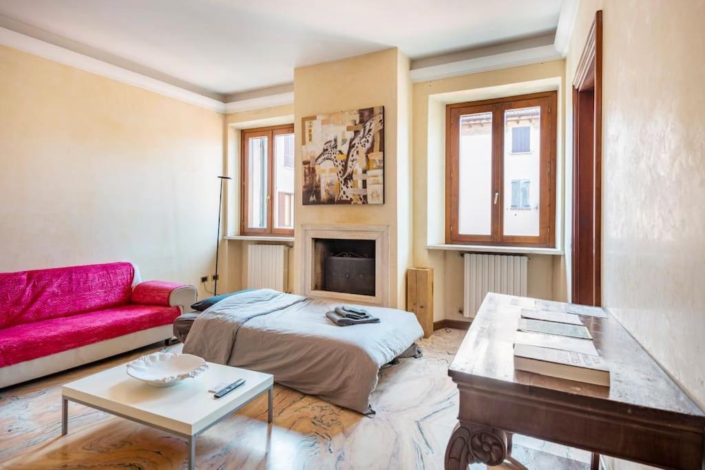 Apartment Under The Basilica Of Sant'Andrea Mantova Eksteriør bilde
