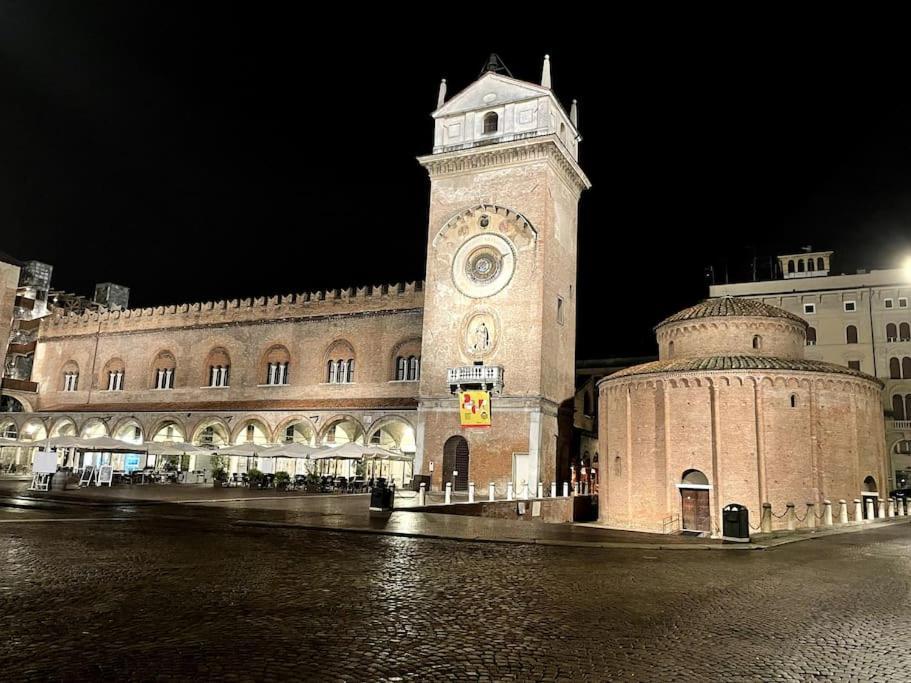 Apartment Under The Basilica Of Sant'Andrea Mantova Eksteriør bilde
